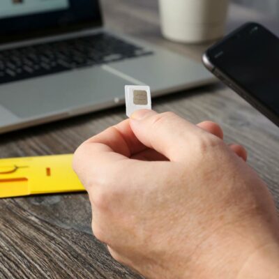 Different ways to stay connected while traveling abroad